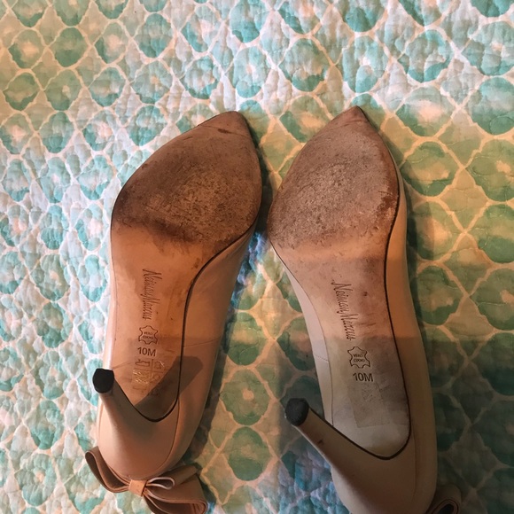 Neiman Marcus beige nude pump with bow size 10 - Picture 2 of 7